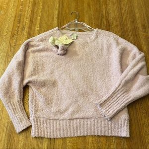NWT Sincerely Jules Women's Very Soft Fuzzy Sweater Size Small w Scrunchies